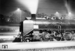 Eine unbekannte P 10 am Bahnsteig im nächtlichen Stuttgarter Hauptbahnhof. (1935) <i>Foto: RVM (Ulmer)</i>