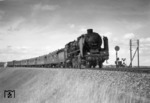 39 208 vom Bw Stuttgart Hbf mit einem Schnellzug bei Rohr. (1937) <i>Foto: RVM (Ulmer)</i>