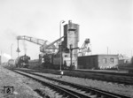 50 1244 (vorne) und 50 2577 restaurieren in ihrer Heimatdienststelle Wanne-Eickel. (12.1954) <i>Foto: Willi Marotz</i>