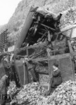Aufräumarbeiten nach dem Kesselzerknall der 42 1893 bei Cochem an der Mosel. (13.10.1951) <i>Foto: A. Dormann, Slg. W. Löckel</i>