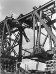 Wiederherstellung einer gesprengten Eisenbahnbrücke über den Cherson. (1942) <i>Foto: RVM (Ittenbach)</i>