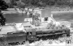 39 020 (Bw Heidelberg) passiert mit D 410 die Neckarschleuse bei Lindlach. (26.07.1949) <i>Foto: Carl Bellingrodt</i>