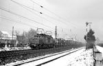 E 93 11 mit einem Güterzug am Kleintierzuchtverein in Heidelberg-Kirchheim. (24.02.1963) <i>Foto: Helmut Röth</i>
