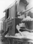 Die noch mit ihrer Originalbeschilderung des Bw Wustermark ausgerüstete 57 3387 in Minsk. Die Lok gab nur ein kurzes Gastspiel im Osten vom Oktober 1942 bis Februar 1943, wo sie an die Bulgarische Staatsbahn verliehen wurde. Nach 1945 war sie noch bei den Griechischen Staatsbahnen im Einsatz. (1942) <i>Foto: RVM (Donath)</i>