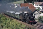 038 772-0 (38 1772) läuft vor N 3937 in den Haltepunkt Dettingen ein. (04.09.1973) <i>Foto: Wolfgang Bügel</i>