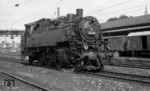 64 145 mit Scheibenvorlaufrad als Rangierfahrt im Bahnhof Schorndorf. (1966) <i>Foto: Burkhard Wollny</i>