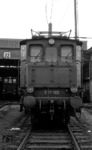 Frontansicht der Stuttgarter E 17 103 in ihrer Heimatdienststelle. (1966) <i>Foto: Burkhard Wollny</i>