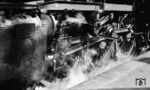 Triebwerk der anfahrenden 23 076 in Heilbronn Hbf. (22.08.1967) <i>Foto: Burkhard Wollny</i>
