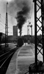 01 168 (Bw Hof) räuchert vor D 147 nach Nürnberg den Stuttgarter Hbf ein. (10.09.1967) <i>Foto: Burkhard Wollny</i>