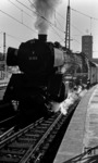Die Hofer 01 168 fährt mit D 147 nach Nürnberg aus dem Stuttgarter Hbf aus. (10.09.1967) <i>Foto: Burkhard Wollny</i>