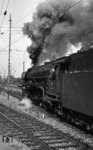 Nachschuss auf die in Stuttgart Hbf ausfahrende 01 210. (22.08.1967) <i>Foto: Burkhard Wollny</i>