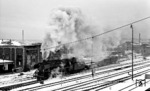44 1376 rangiert im winterlichen Bahnhof Böblingen. Aufnahme von der Straßenbrücke "Calwer Straße". (13.01.1968) <i>Foto: Burkhard Wollny</i>