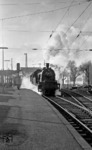 78 195 verlässt mit einem Personenzug nach Welzheim (Wieslauftalbahn) den Bahnhof Schorndorf. (03.02.1968) <i>Foto: Burkhard Wollny</i>