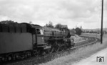 01 181 mit dem im Bild nicht sichtbaren D 147 aus Stuttgart kurz vor dem Bahnhof Crailsheim in Höhe des Bahnbetriebswerks. (28.06.1967) <i>Foto: Burkhard Wollny</i>