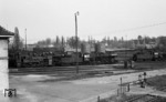 Blick in das Bw Radolfszell mit zahlreichen Loks der Baureihen 50 und 94. (01.05.1967) <i>Foto: Burkhard Wollny</i>