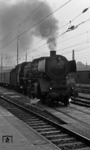01 173 verlässt mit einem Eilzug nach Nürnberg den Stuttgarter Hbf. (26.05.1967) <i>Foto: Burkhard Wollny</i>
