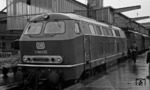 V 160 096 leistet einer unbekannten E 44 Vorspann in Stuttgart Hbf.  (26.05.1967) <i>Foto: Burkhard Wollny</i>