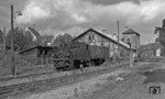 Bahnhofsanlagen der 750mm Bottwartalbahn im Bahnhof Beilstein mit der ausgemusterten 99 701. (08.10.1967) <i>Foto: Burkhard Wollny</i>