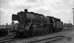 03 281 wartet im Bw Aulendorf auf die Rückfahrt nach Ulm. (19.05.1968) <i>Foto: Burkhard Wollny</i>