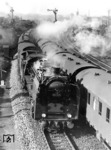 Zugbegegnung mit 03 072 nahe Essen-West. (1934) <i>Foto: RVM (Marotz)</i>