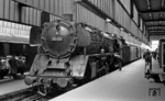 01 213 vor D 148 aus Nürnberg in Stuttgart Hbf. (01.05.1967) <i>Foto: Burkhard Wollny</i>