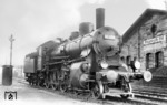 38 008 im Bw Bayreuth Hbf. (Datum unbekannt) <i>Foto: Rudolf Kreutzer</i>