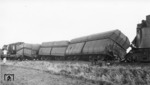 Zusammenstoß zweier Züge auf der eingleisigen Nebenbahn Fallersleben - Braunschweig bei Dibbesdorf. (1952) <i>Foto: Hans Berkowski</i>