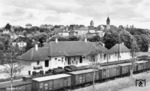 Blick auf Bahnhof und Ort Pfullendorf an der Bahnstrecke Aulendorf - Radolfszell. Im Bahnhof ist ein Zug mit einer badischen VI b (Baureihe 75) eingelaufen. (1935) <i>Foto: unbekannt</i>