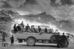 Ein Konstanzer Reiseunternehmen mit einem Dixi-Centaur-Cabriobus in den Alpen. (1928) <i>Foto: RVM</i>