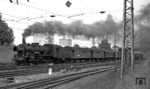 38 3477 vom Bw Tübingen verlässt mit einem Personenzug den Bahnhof Böblingen. Ein Jahr nach dieser Aufnahme war die Lok bereits außer Dienst (z 07.07.1969, + 03.12.1969). (29.08.1968) <i>Foto: Burkhard Wollny</i>