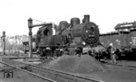 94 1243 beim Wassernehmen in ihrer Heimat-Dienststelle Heilbronn. (08.04.1968) <i>Foto: Burkhard Wollny</i>