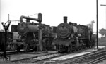 50 2450 und 38 3309 (038 309-1) im Bw Heilbronn. (14.09.1968) <i>Foto: Burkhard Wollny</i>