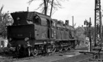 78 195 vom Bw Aalen wartet in der Lokstation Schorndorf auf ihre Rückleistung. (20.08.1968) <i>Foto: Burkhard Wollny</i>