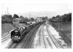 45 002 durchfährt im Rahmen einer Lastprobefahrt des RAW Offenburg den Bahnhof Schallstadt/Baden, südlich von Freiburg. (20.07.1937) <i>Foto: DLA Darmstadt</i>