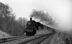 Bei knackigen Minustemperaturen dampft 78 306 mit dem Eilzug 4725 nach Aalen durch das Remstal bei Urbach. (10.12.1968) <i>Foto: Burkhard Wollny</i>