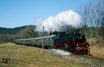 86 457 vor Sonderzug E 19695 auf der Strecke Neumarkt/Opf. - Beilngries bei Plankstetten. (21.02.1988) <i>Foto: Wolfgang Bügel</i>