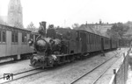 Ein Zug der 750 mm Schmalspurbahn Breslau–Trebnitz–Prausnitzer Kleinbahn mit Lok Nr. 5 im Bahnhof Breslau Kleinbahn Personenbahnhof (Wroclaw Waskotorowy). (09.06.1936) <i>Foto: RVM-Filmstelle Berlin</i>