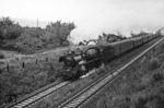 41 273 (Bw Weimar) verlässt mit einem "Interzonenzug" den Bahnhof Bebra. (12.07.1964) <i>Foto: A.E.Durrant</i>
