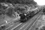 44 630 (Bw Eisenach) vor einem Schnellzug aus Vorkriegswagen bei Erfurt-Bischleben. (12.07.1964) <i>Foto: A.E.Durrant</i>