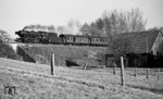023 033 vor N 3728 nach Heilbronn bei Neuenstein. (15.01.1972) <i>Foto: Burkhard Wollny</i>
