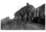 Die nach einem Partisanenanschlag entgleiste 56 2913 vom Bw Gomel. (1943) <i>Foto: RVM (Below)</i>