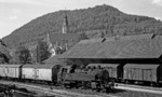 064 518 rangiert im Bahnhof Bad Urach, dem Endpunkt der Strecke von Metzingen/Württ. (17.05.1969) <i>Foto: Burkhard Wollny</i>