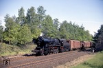 52 8047 mit einem Güterzug auf der Strecke Görlitz - Dresden bei Dresden-Klotzsche. (27.05.1977) <i>Foto: Colin Brack</i>