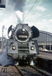 01 0527-0 (Bw Wittenberge) verlässt mit D 263 nach Berlin den Hamburger Hauptbahnhof. (22.03.1973) <i>Foto: K.D.Hensel</i>