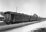 VT 92 501 mit angehängten Heiz-Kesselwagen im Bahnhof Schwäbisch Hall. Der beim Bw Nürnberg Hbf stationierte VT wurde hauptsächlich als Schlepptriebwagen zum Transport von Trieb-, Steuer- und Beiwagen in das Ausbesserungswerk Nürnberg eingesetzt. (11.08.1966) <i>Foto: Heinz Hangarter</i>