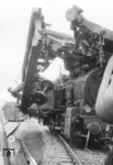 Spektakulärer Rangierunfall in der Ilseder Hütte bei Peine: Eine vom Ablaufberg zurückrollende Wagengruppe traf die dort rangierende T 16.1. (22.05.1955) <i>Foto: Hans Berkowski</i>