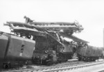 Spektakulärer Rangierunfall in der Ilseder Hütte bei Peine: Eine vom Ablaufberg zurückrollende Wagengruppe traf eine unbekannte dort rangierende pr. T 16.1. (22.05.1955) <i>Foto: Hans Berkowski</i>
