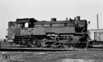 Letztes Einsatzgebiet der DB-Neubaureihe 82 war der Tonverkehr im Westerwald. Hier wendet die Koblenzer 082 040 auf der Drehscheibe in Siershahn. (01.04.1971) <i>Foto: Burkhard Wollny</i>
