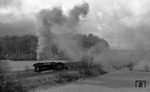 01 0523 kämpft sich mit D 1097 die Steigung von Bebra nach Hönebach hinauf. (03.04.1972) <i>Foto: Burkhard Wollny</i>