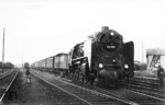 62 002 wartet vor P 1527 auf Ausfahrt in Köln-Betriebsbahnhof. (1930) <i>Foto: DLA Darmstadt</i>